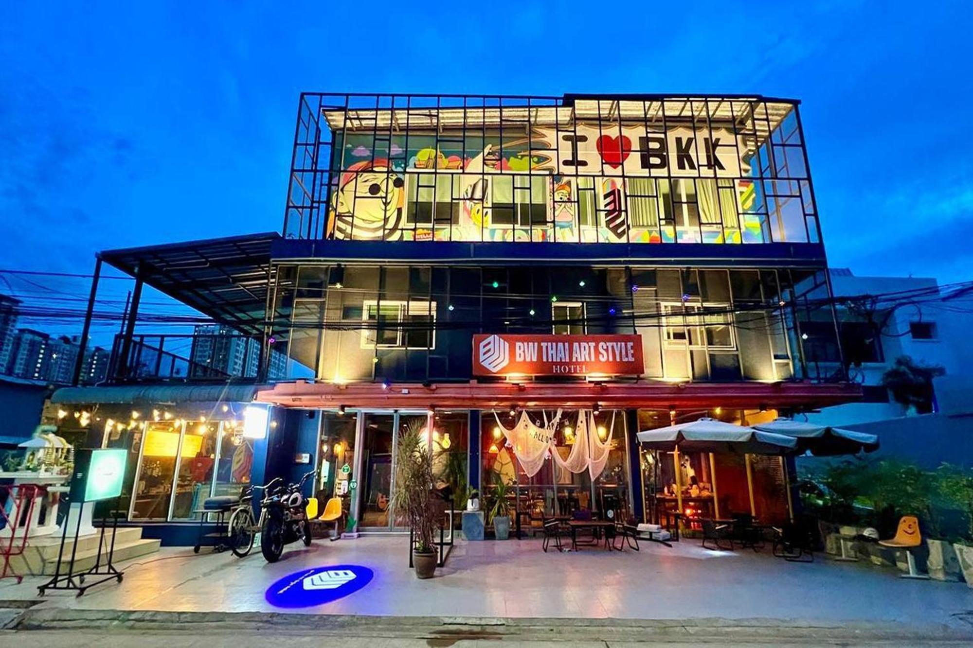 BW Thai Art Style Hotel Bangkok Exterior photo
